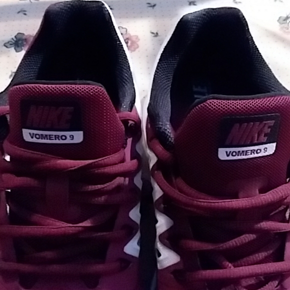 NIKE VOMERO 9.  NWOT - Picture 7 of 8